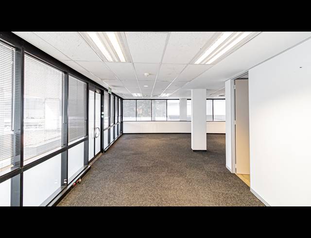 3,330M² OFFICE TO LET IN ROSEBANK